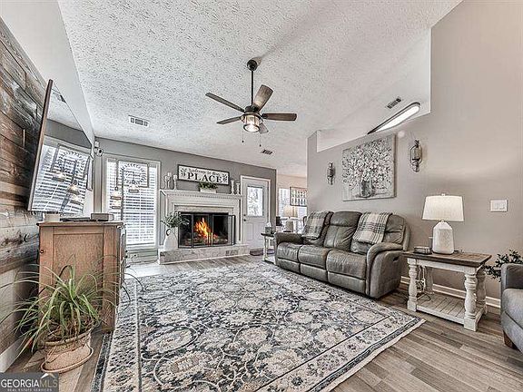 2nd image of 162 Old Burnt Hickory Rd