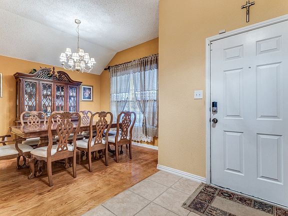 3rd image of 4712 Palm Ridge Dr