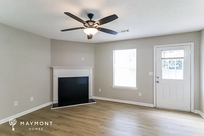 5803 Waggoner Ct — Photo 4