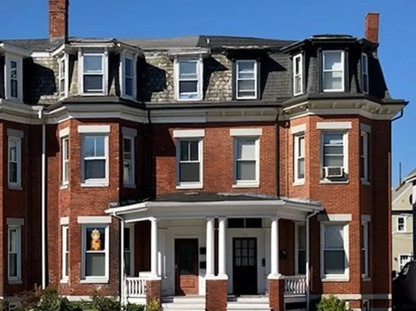 135 Galen St #3, Watertown, MA 02472