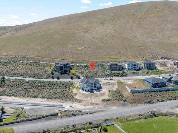 5411 Hershey Ln, West Richland, WA 99353
