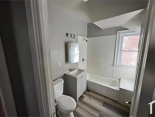 1434 N 37th St — Photo 2
