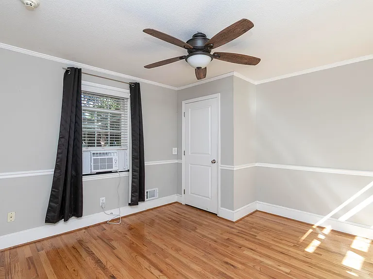 941 Evergreen Ave — Photo 26