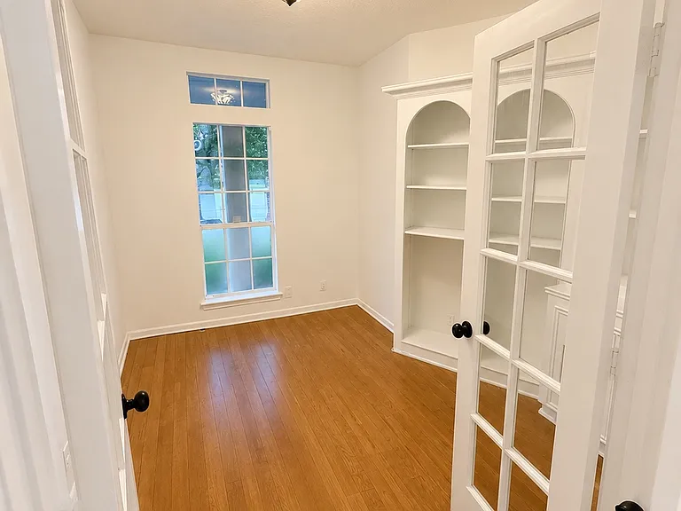 7218 Holder Forest Ct — Photo 35