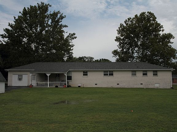 Large Yard / Deer crossing