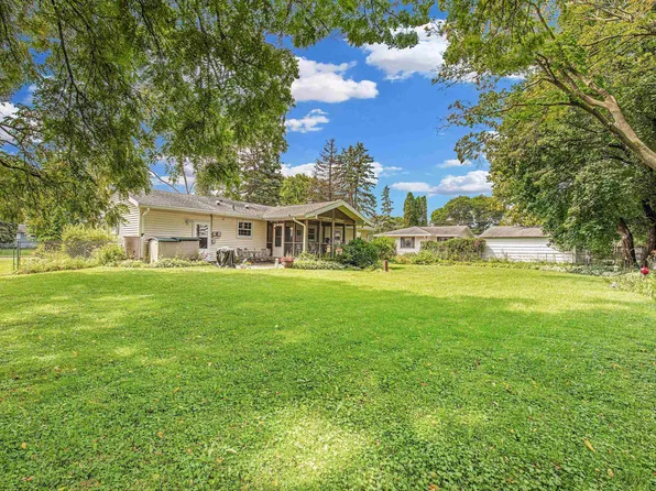 4502 Diamond Dr, Madison, WI 53714