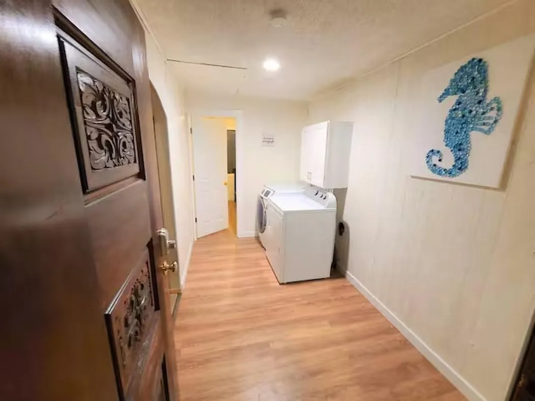 3 bed, 1400 sqft, $1,800 — Photo 2