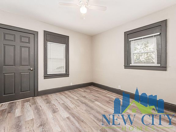 2nd image of 1385 Sullivant Ave