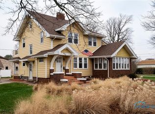 402 Eagle Point Rd, Rossford, OH 43460