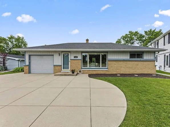 4335 North Mayfair ROAD, Wauwatosa, WI 53222