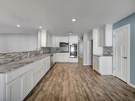 5th image of 3204 Shell Ave