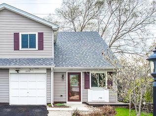 1075 Pheasant Run Ln, Aurora, IL 60504