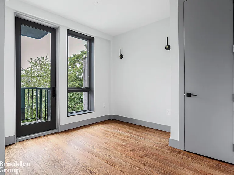 1894 De Kalb Ave #3 — Photo 12