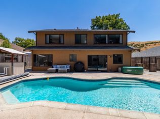 877 Rose Dr, Benicia, CA 94510