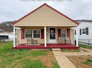 407 Dupont Ave, Nitro, WV 25143