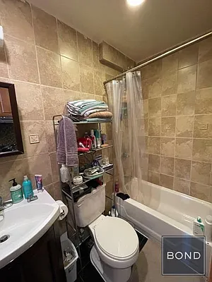 Rented by Bond New York | media 25