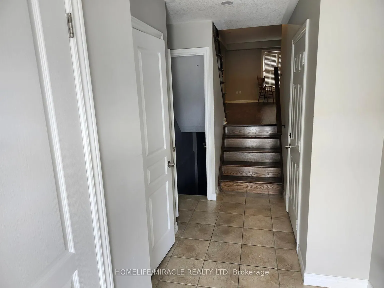 3 bed, $2,700 — Photo 2