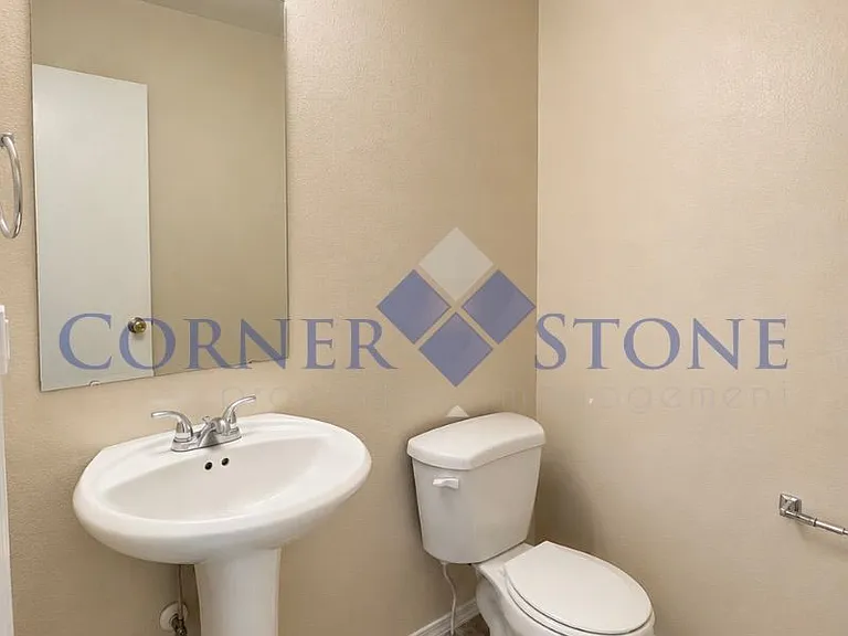 2678 N Kelsan Ave — Photo 11