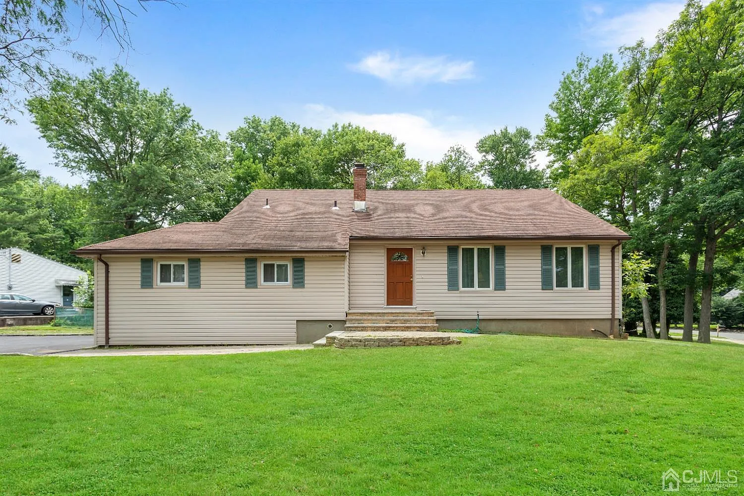 11 Crestmont Ave photo 1