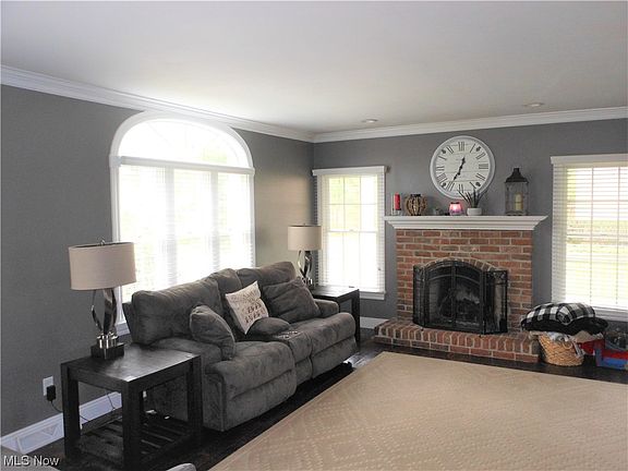 4th image of 7685 Winterberry Dr