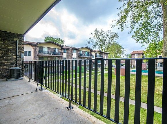 5th image of 5003 W 135th St #8
