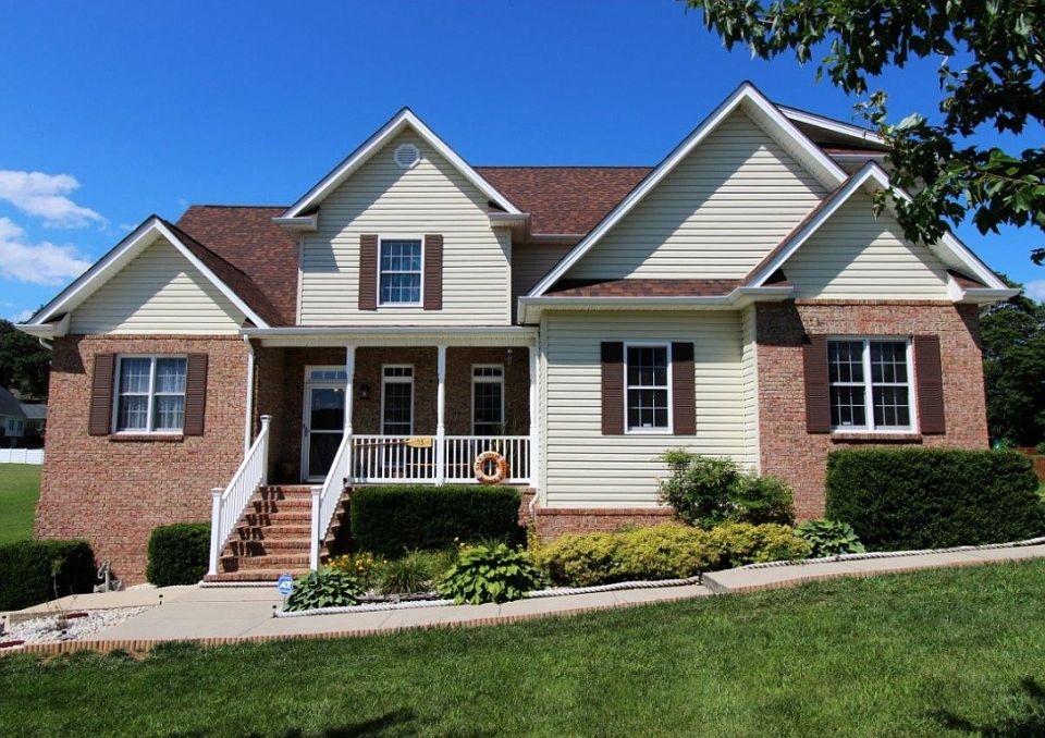 1st image of 75 Farmstead Ln