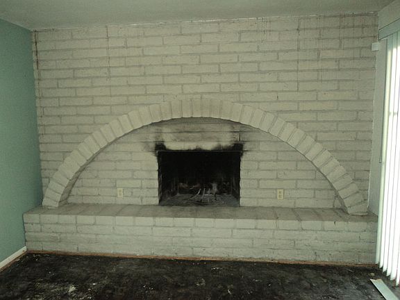 Fireplace/Living room