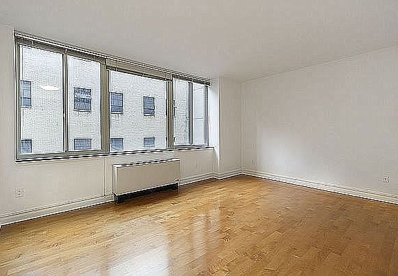 4th image of 401 E 60th St #50