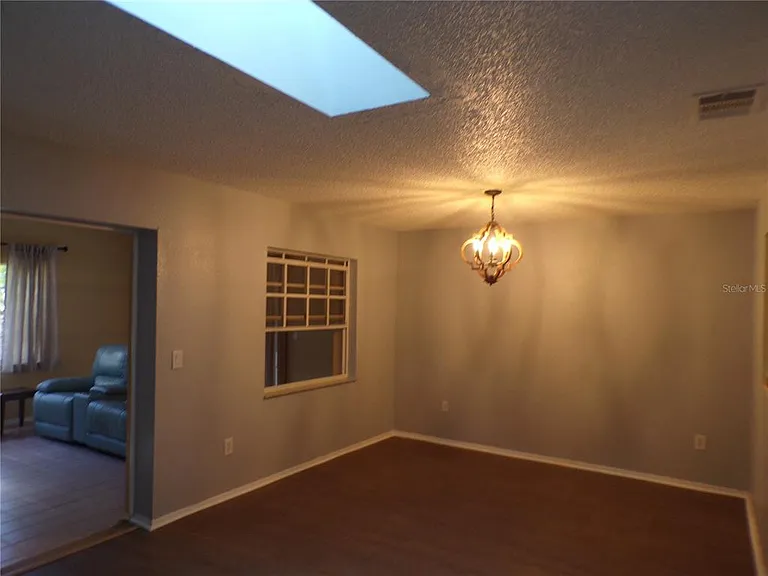 18407 Avon Ave — Photo 43