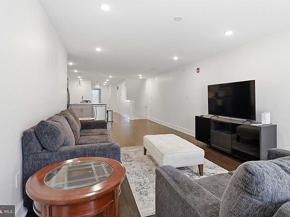 5th image of 1952 N 6th St #1