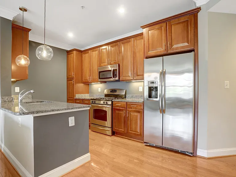1023 N Royal St #312 — Photo 4
