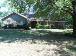 992 N Page Rd, Longview, TX 75605