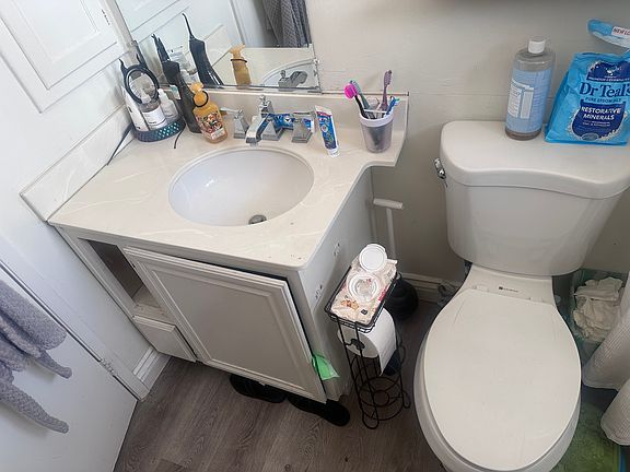 3rd image of 1012 E Navajo St #1012
