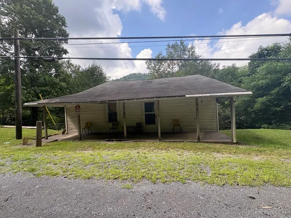 2195 Richwood Rd, Richwood, WV 26261