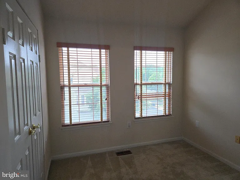 14635 Seasons Dr — Photo 32