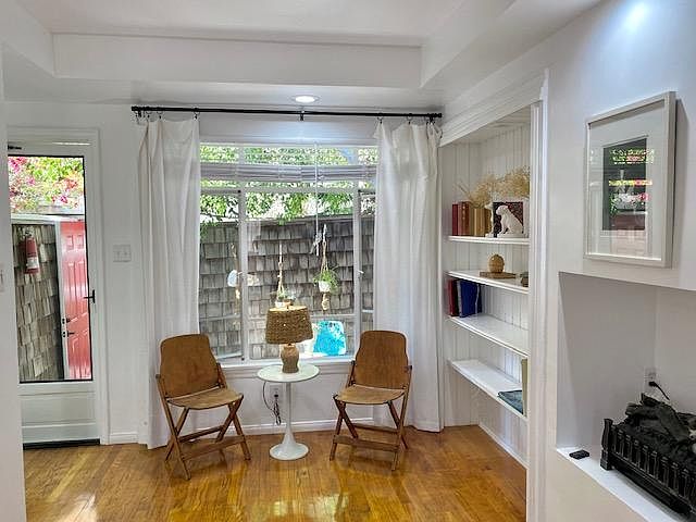 1st image of 1941 Euclid St #4