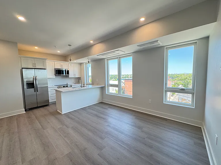 386 Atwells Ave #1B — Photo 1