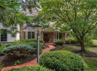 4223 E Wyndemere Cir, Schnecksville, PA