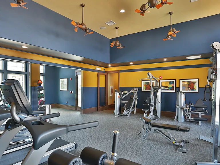 Bella Estancias Apartment Homes — Photo 27