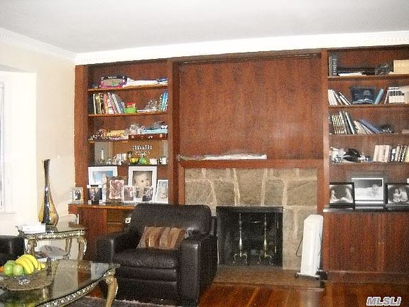 2nd image of 8148 192nd St