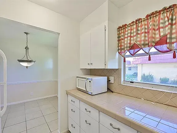 202 Bedford Trl — Photo 4