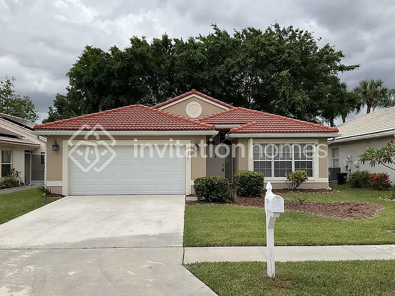 7661 Bristol Bay Ln — Photo 1