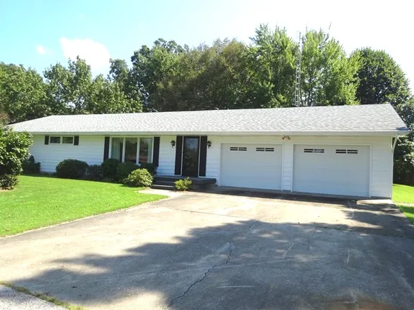 107 Park Lane Dr, Carmi, IL 62821