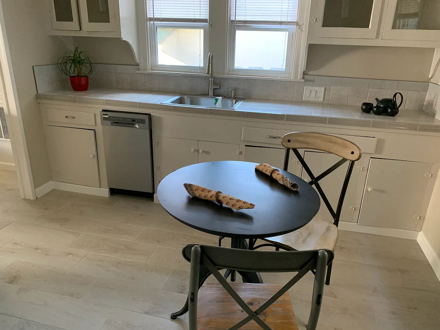 415 Foam St — Photo 4