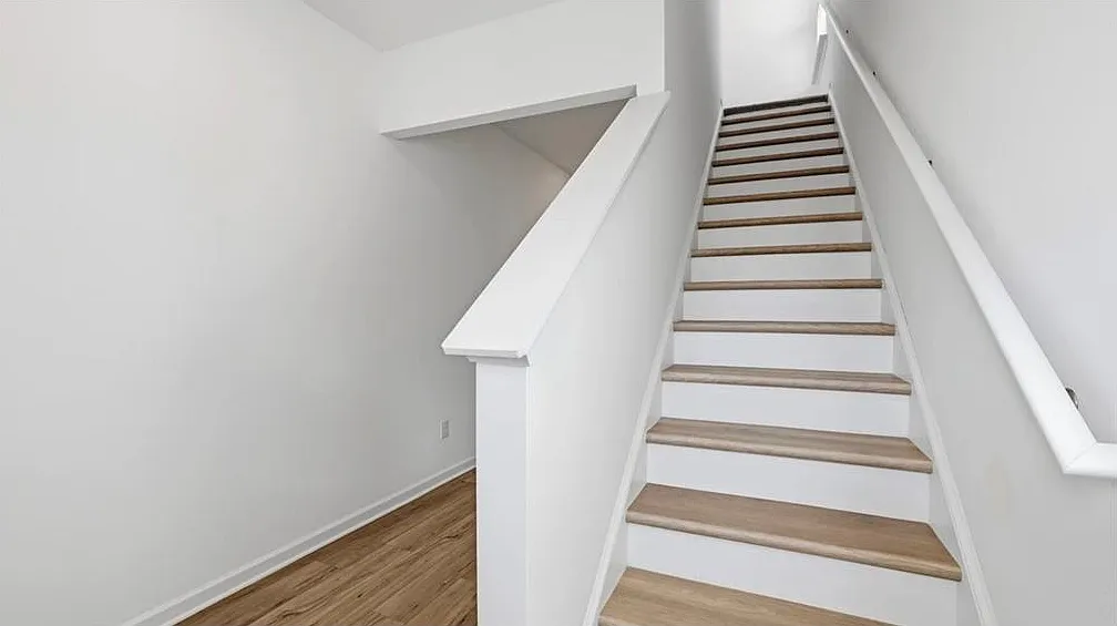 4 bed, 2.5 bath, 2006 sqft, $2,180 — Photo 4