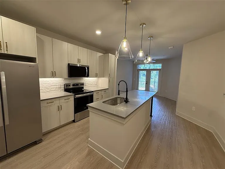District on the Etowah Apartments — Photo 648