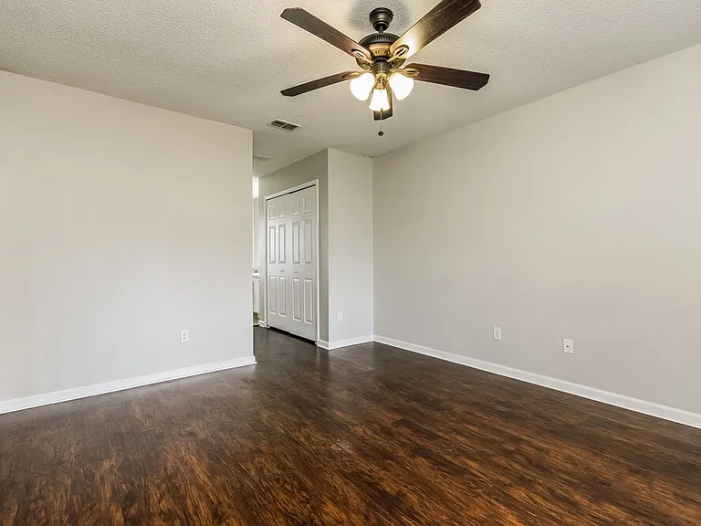 115 Pine Top Ln — Photo 10