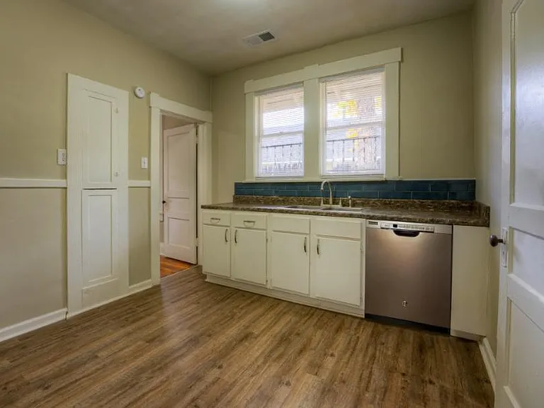 342 N Claybrook St — Photo 7