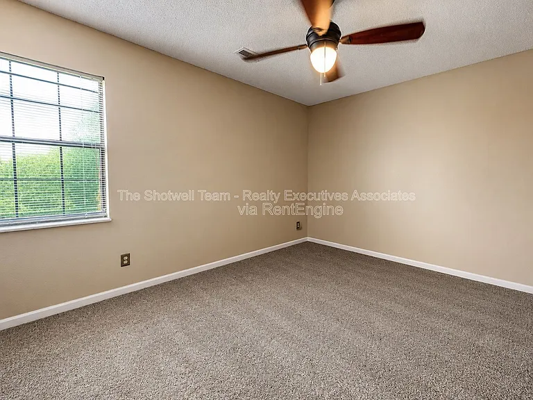 437 S Gallaher View Rd #7 — Photo 11