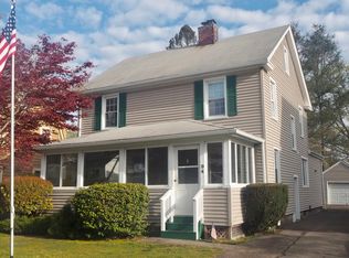 94 Henderson Rd, Fairfield, CT 06824